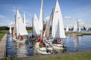 Zeilen in Friesland -zeilarrangementen - groepsarrangementen - watersport - Ottenhome Heeg Events